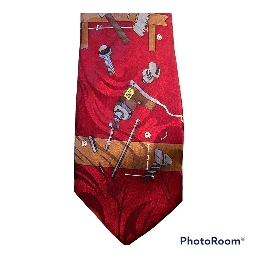 Mens  Tie. 100% Handmade Silk Tie.